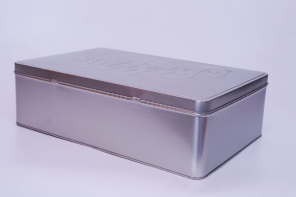 Custom Wholesale Large Standard Size Metal Lunch tin Boxes with Handle